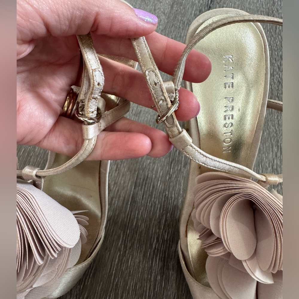 Never Worn Kate Preston Elegant Beige / Champagne Women's Floral Heels 7 1/2 - Picture 9 of 12
